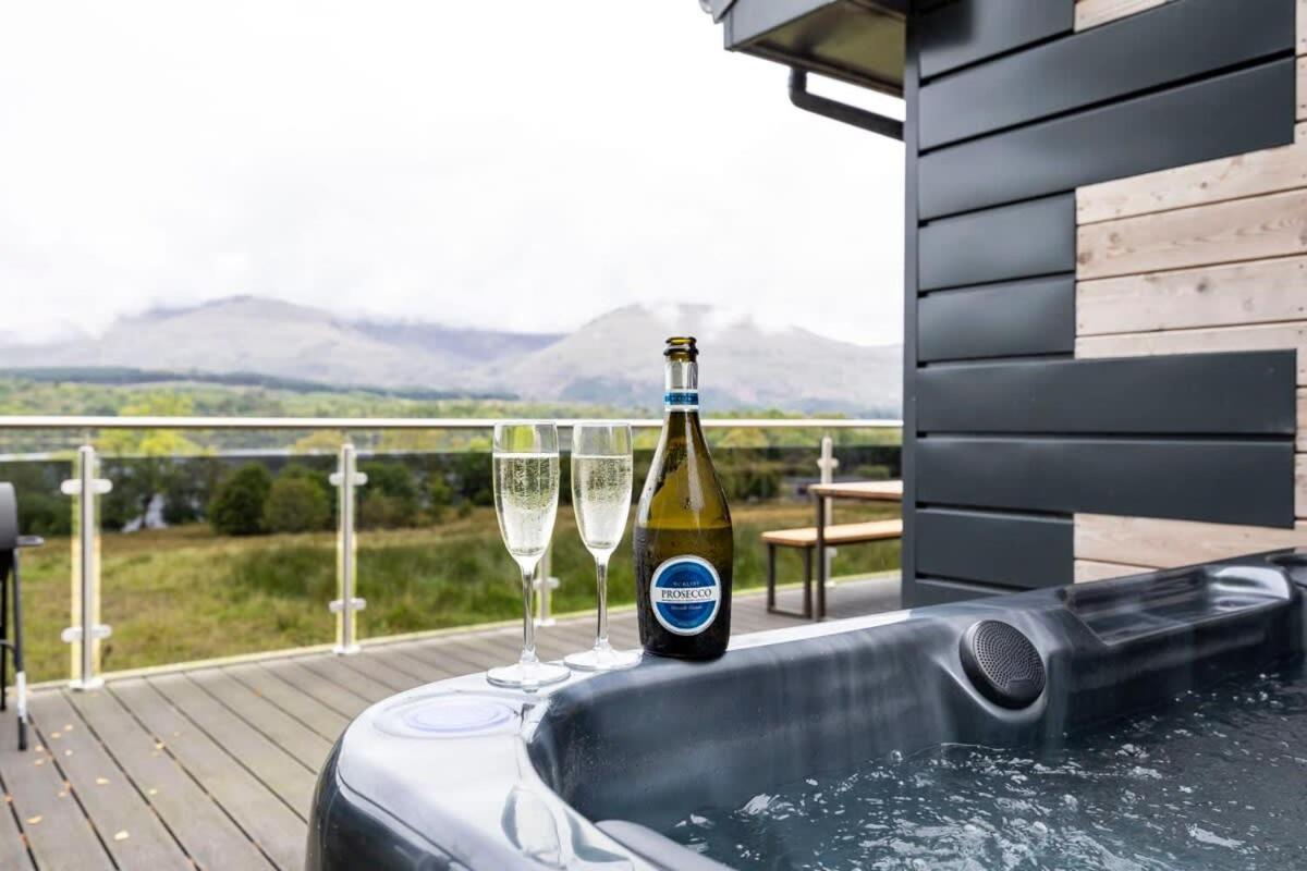 New Build Lodge With Stunning Views Of Loch Awe Hayfield  Buitenkant foto